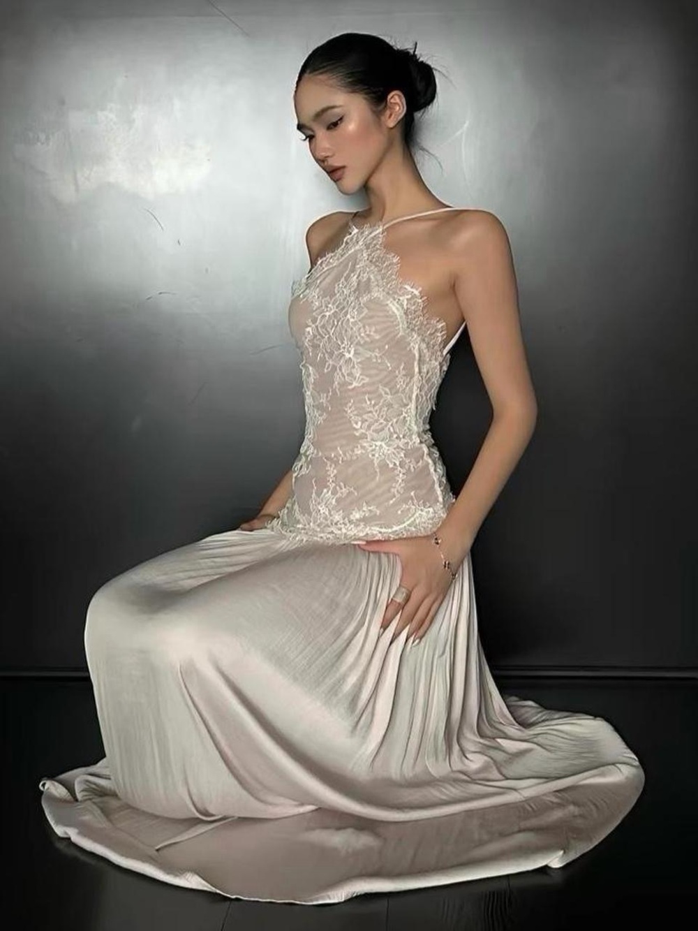 Rovente Elegant Lace Halter Neck Maxi Dress - Cream